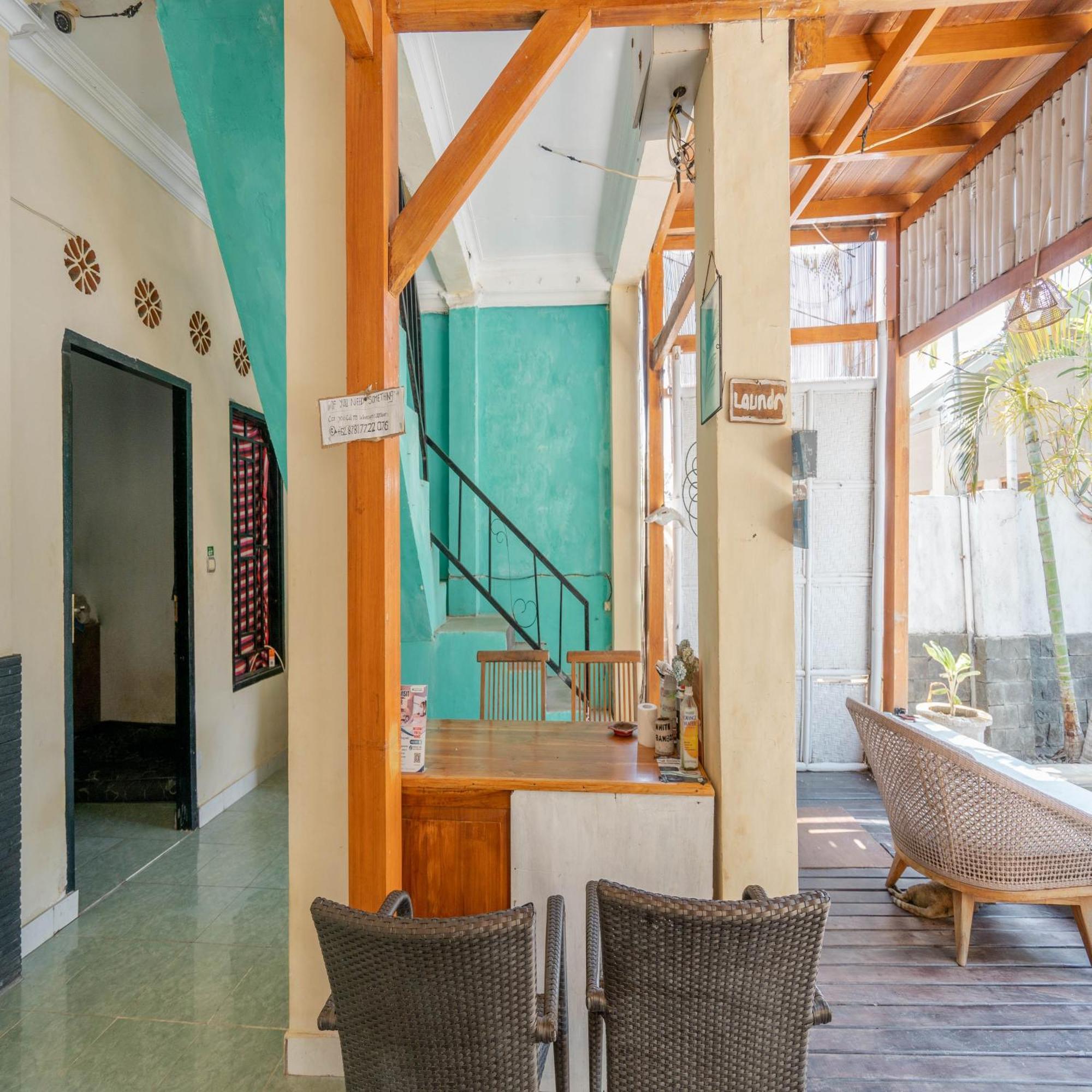 Gili White Bamboo Resort 길리트라왕안 외부 사진