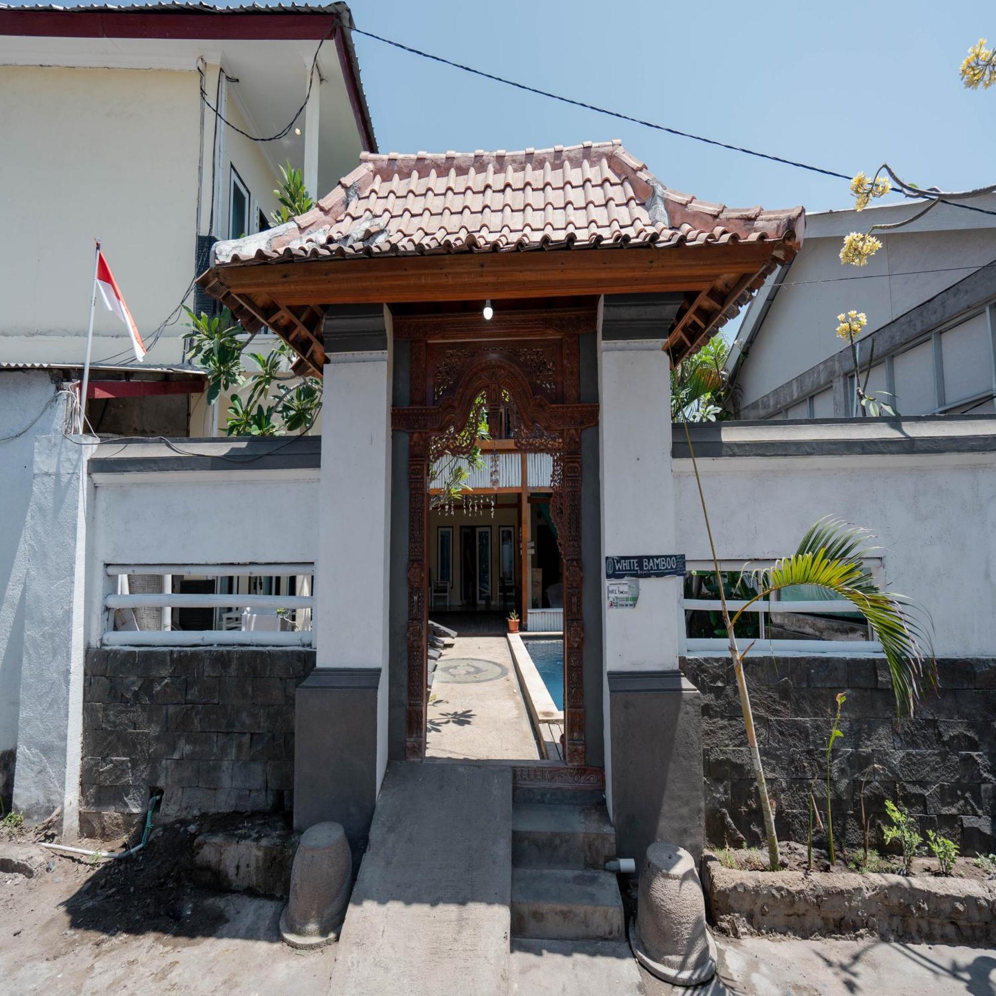 Gili White Bamboo Resort 길리트라왕안 외부 사진